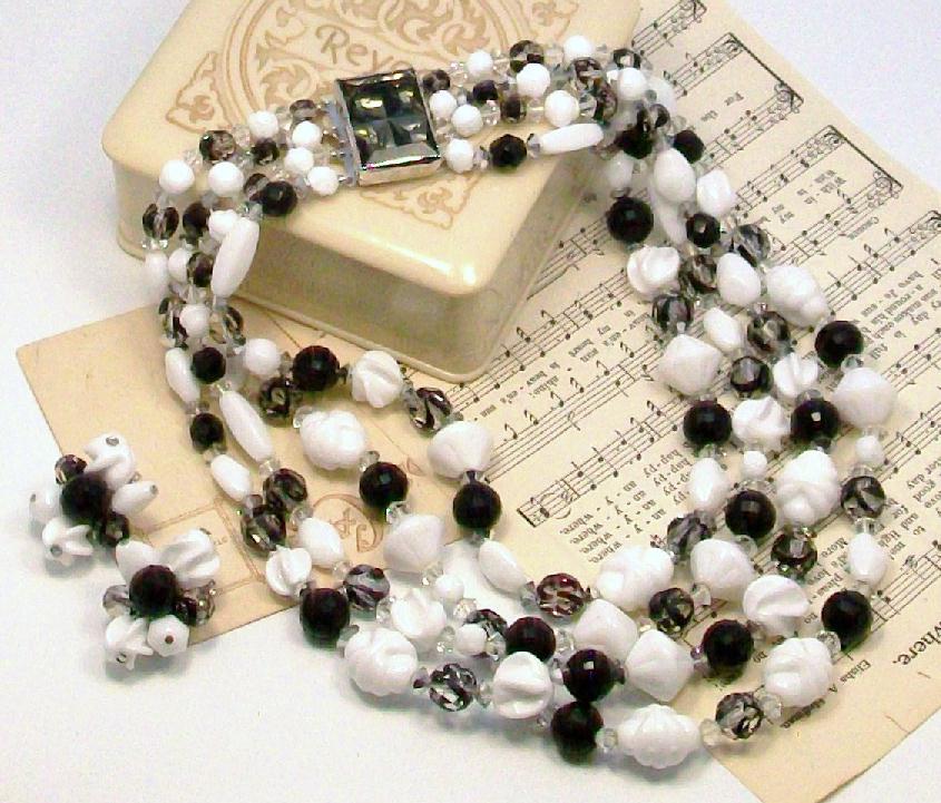 HATTIE CARNEGIE Black & White Art Glass Beaded Necklace and Earrings HATTIE CARNEGIE Black & White Art Glass Beaded Necklace and Earrings