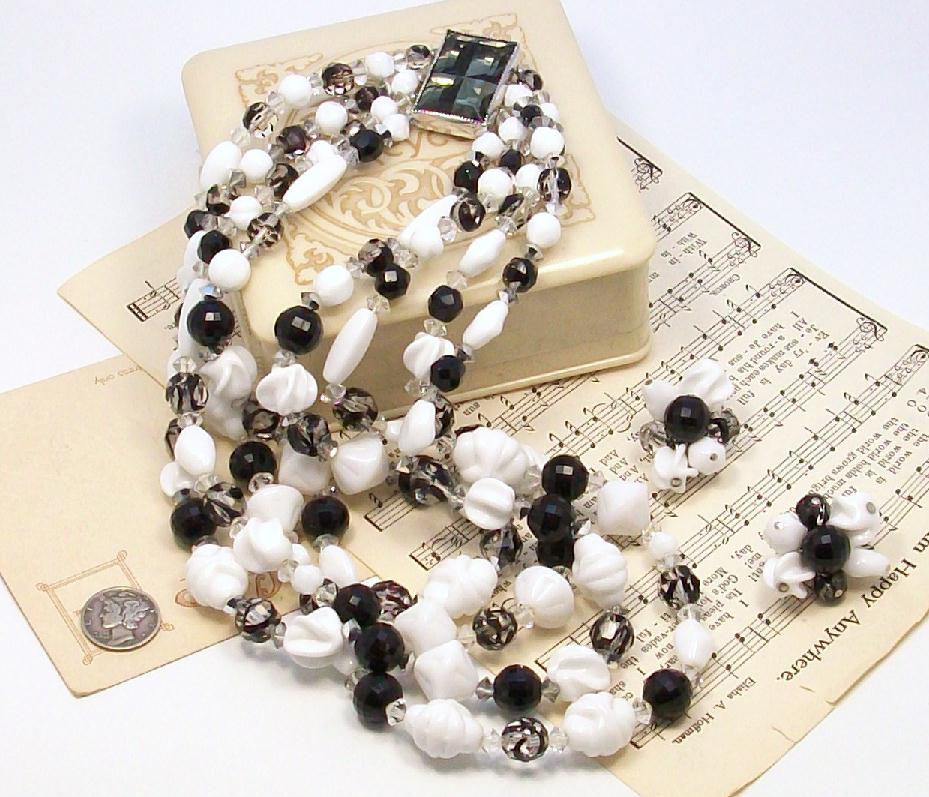 HATTIE CARNEGIE Black & White Art Glass Beaded Necklace and Earrings HATTIE CARNEGIE Black & White Art Glass Beaded Necklace and Earrings