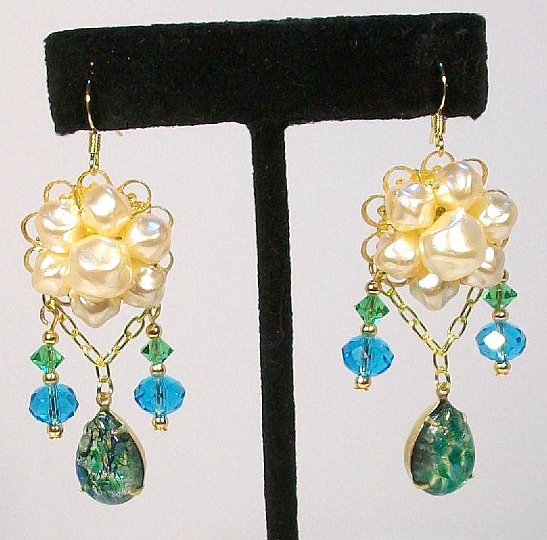 GREEN OPAL ........Elegant Pierced Earrings by Temptations GREEN OPAL ........Elegant Pierced Earrings by Temptations