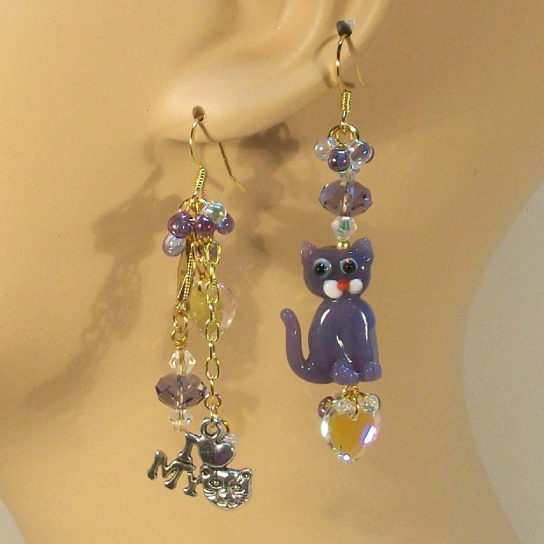I LOVE MY CAT in Lavender.......Asymmetrical Earrings I LOVE MY CAT in Lavender.......Asymmetrical Earrings