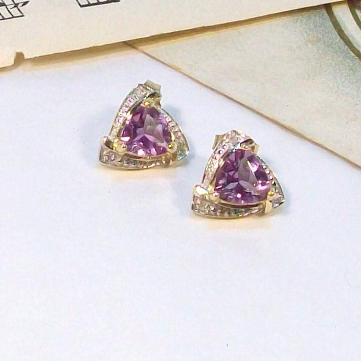 10kt Yellow and White Gold Pierced Earrings with Pretty Amethyst Stone 10kt Yellow and White Gold Pierced Earrings with Pretty Amethyst Stone