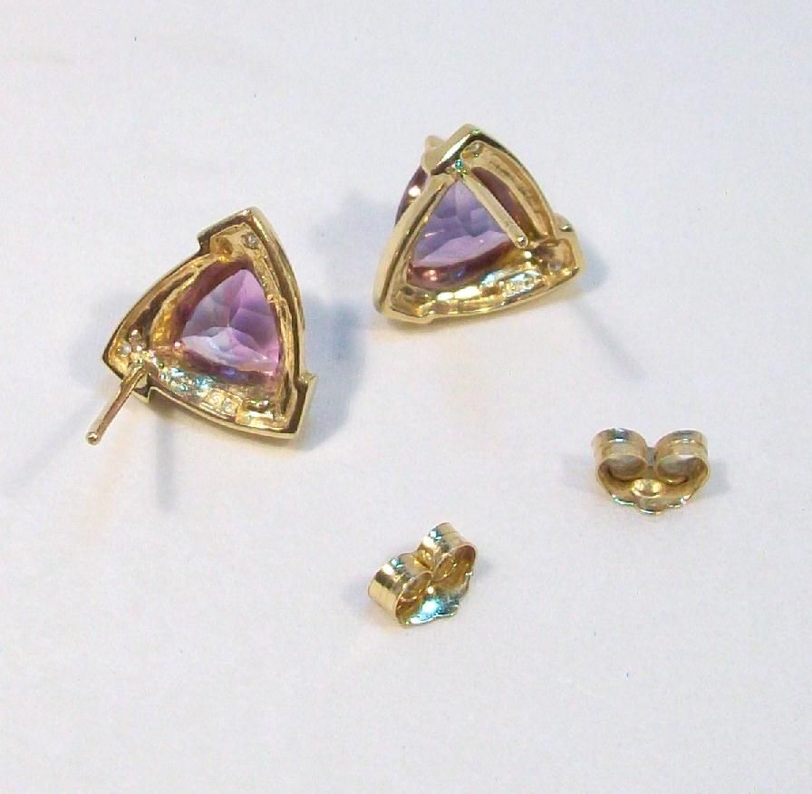 10kt Yellow and White Gold Pierced Earrings with Pretty Amethyst Stone 10kt Yellow and White Gold Pierced Earrings with Pretty Amethyst Stone