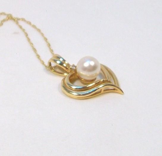 14kt Yellow Gold HEART Pendant with Real Pearl Accent on 14kt gold chain 14kt Yellow Gold HEART Pendant with Real Pearl Accent on 14kt gold chain