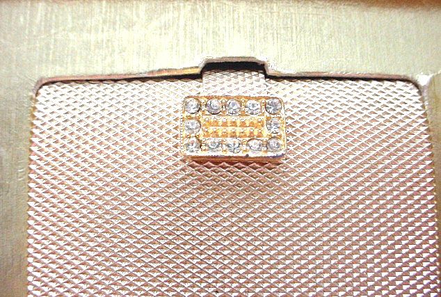 Vintage Max Factor Fancy Rhinestone Clasp Pressed Powder Compact Vintage Max Factor Fancy Rhinestone Clasp Pressed Powder Compact