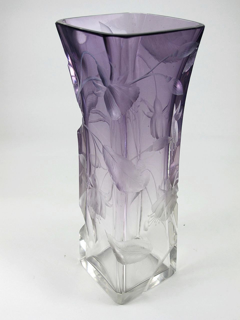 Large Ornate Circa 1900 Antique Moser Intaglio Cut Clear To Amethyst Vase Large Ornate Circa 1900 Antique Moser Intaglio Cut Clear To Amethyst Vase