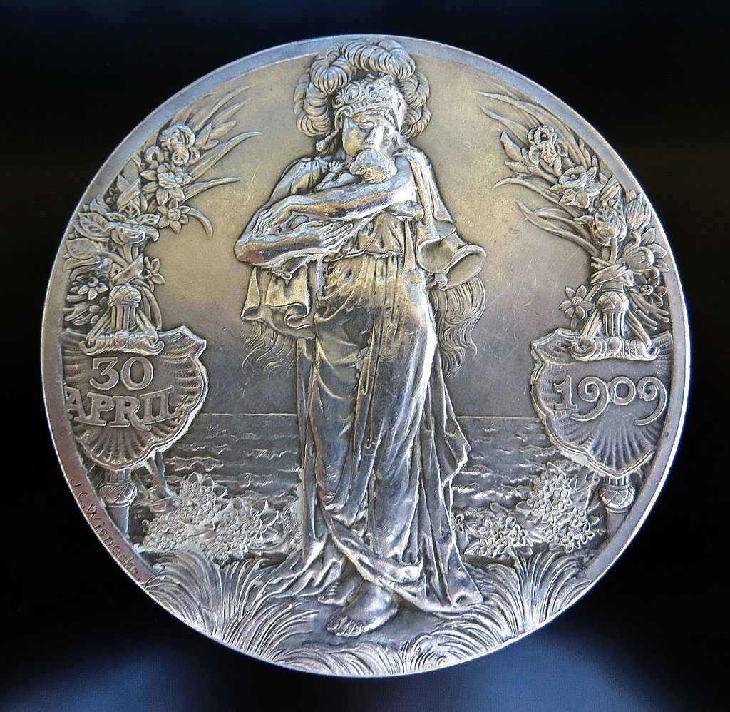 Dated 1909 Art Nouveau Commemorative Silver Queen Wilhelmina Medal Dated 1909 Art Nouveau Commemorative Silver Queen Wilhelmina Medal