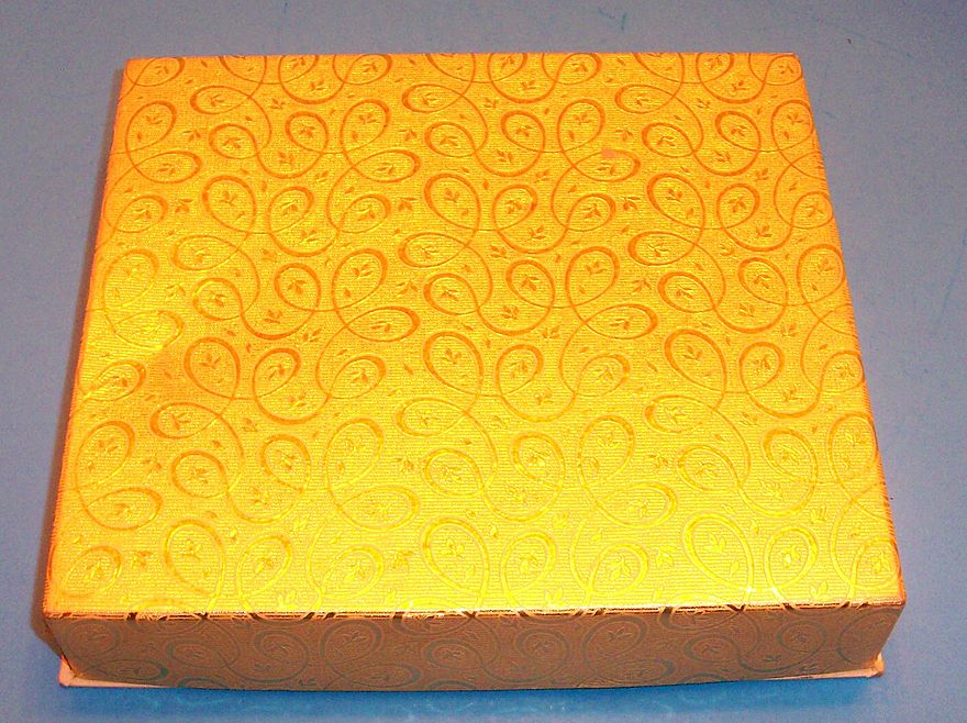 Linda Lee Heavenly Trio With Original Box - Marked Linda Lee Heavenly Trio With Original Box - Marked