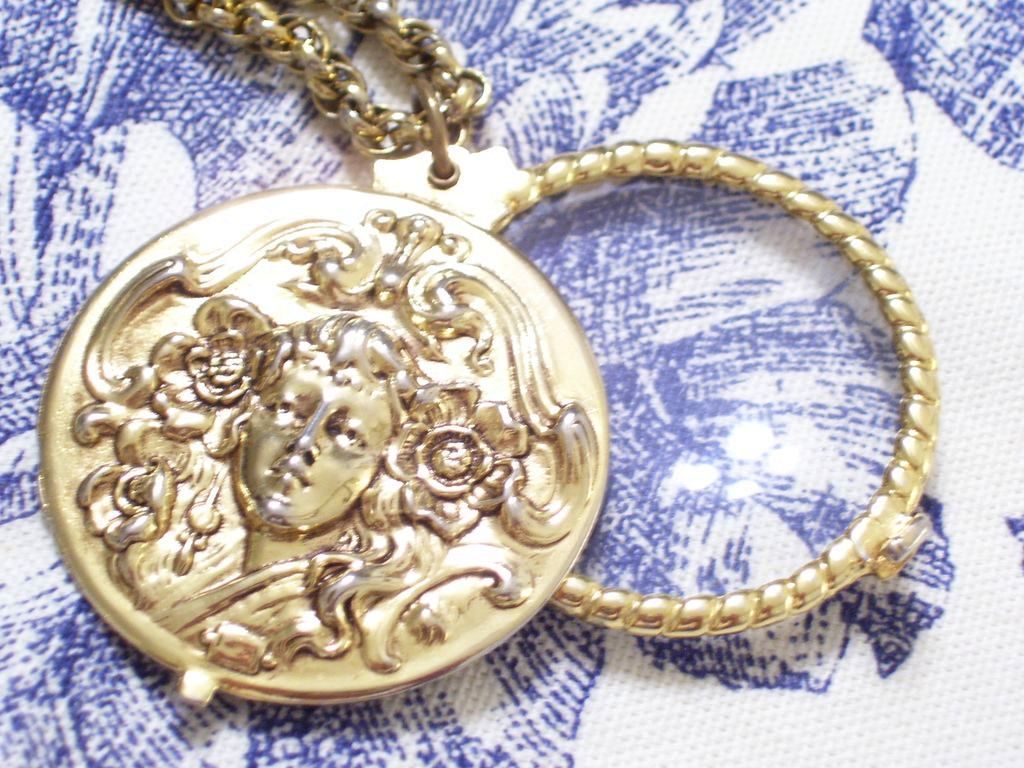 Vintage Art Nouveau Style Goldtone GODDESS Magnifying Pendant Necklace Vintage Art Nouveau Style Goldtone GODDESS Magnifying Pendant Necklace