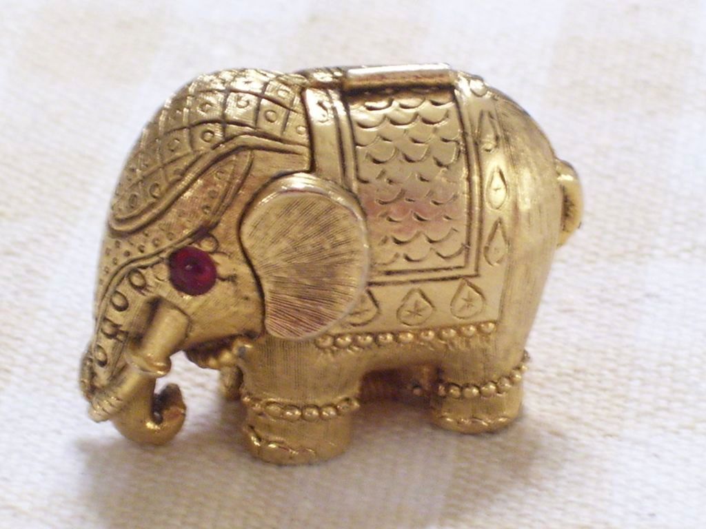 Vintage Tiny Tusker Elephant Solid Perfume Goldtone Rhinestone Compact Rare Vintage Tiny Tusker Elephant Solid Perfume Goldtone Rhinestone Compact Rare