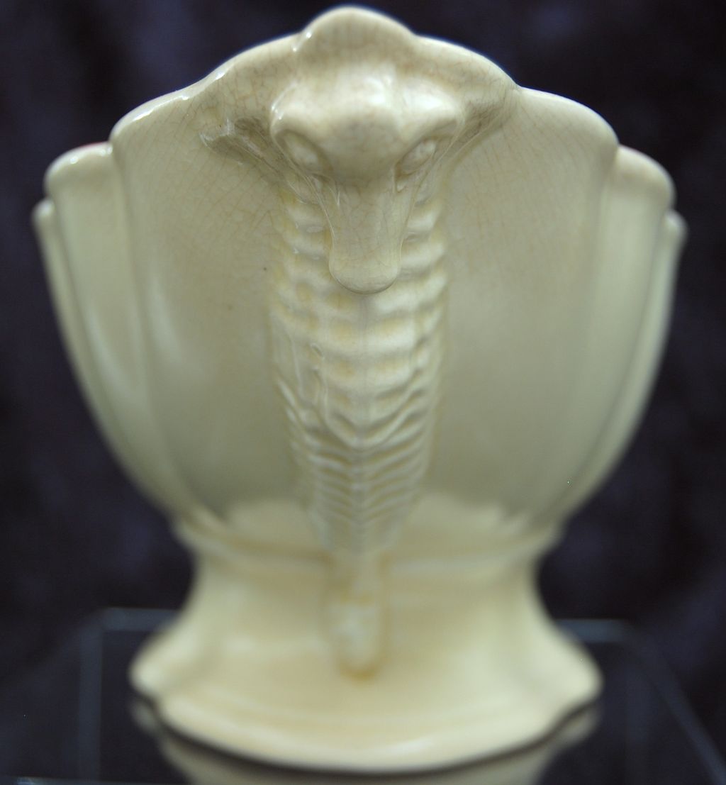 Gorgeous Cowan Pottery Seahorse Console Bowl c 1926, Ivory/Pink Gorgeous Cowan Pottery Seahorse Console Bowl c 1926, Ivory/Pink