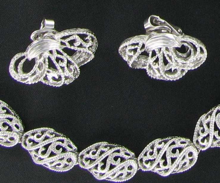 Trifari Vintage Filigree 3 piece Demi Parure Silver Tone Necklace Pin Earrings Trifari Vintage Filigree 3 piece Demi Parure Silver Tone Necklace Pin Earrings