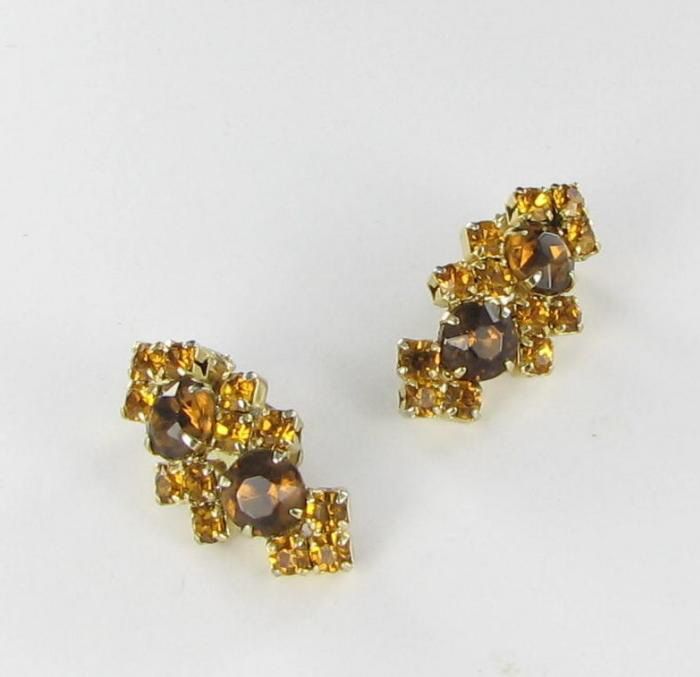 Amber brown Rhinestone Clip Back Earrings Gold Tone Vintage Amber brown Rhinestone Clip Back Earrings Gold Tone Vintage