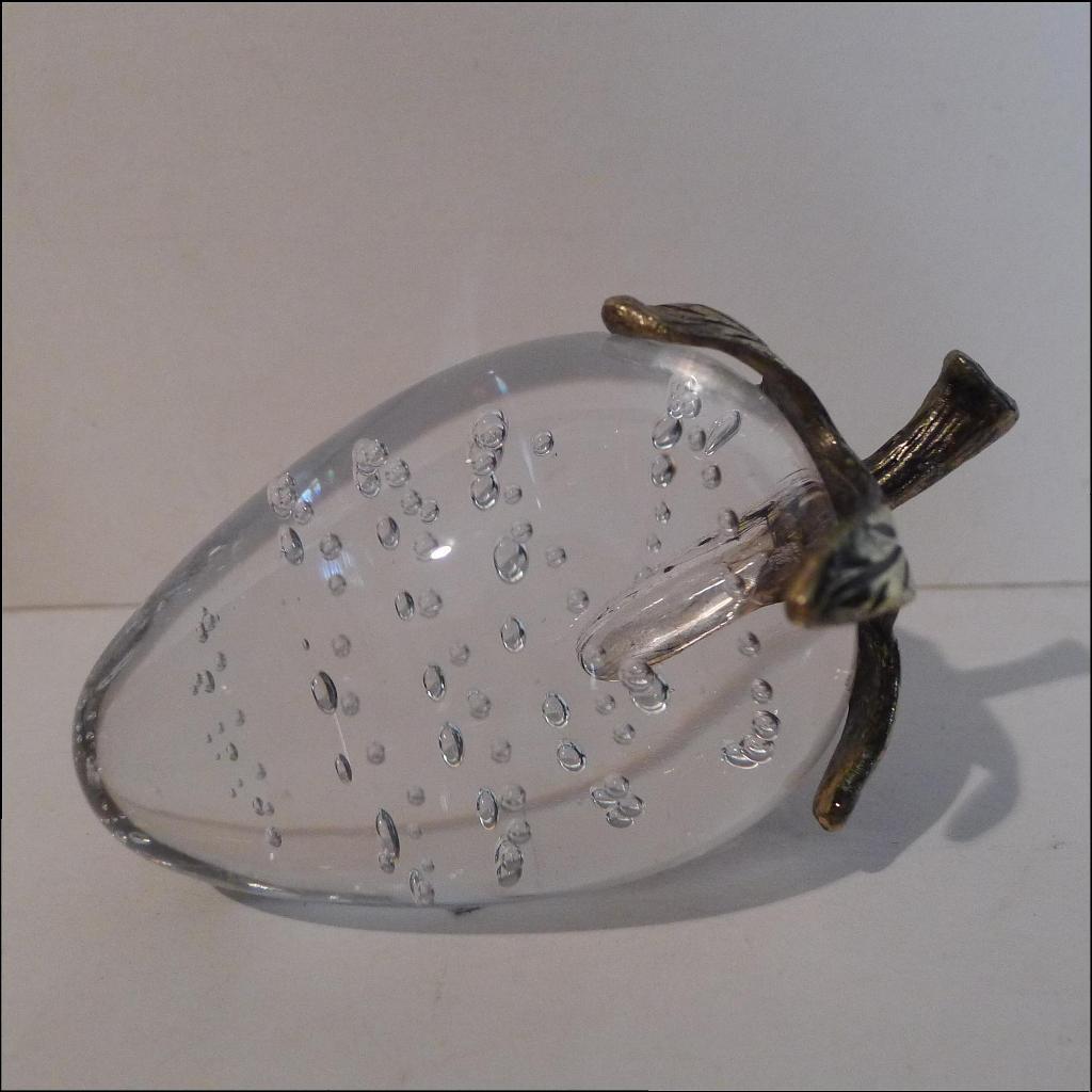 SILVESTRI Glass Controlled Bubble Strawberry Paperweight SILVESTRI Glass Controlled Bubble Strawberry Paperweight