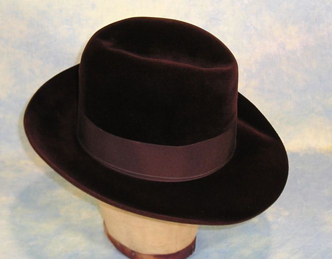 Luxurious 1940's Borsalino `Qualita Extra Superiore' Brown Velour Felt Fedora Hat Luxurious 1940's Borsalino `Qualita Extra Superiore' Brown Velour Felt Fedora Hat