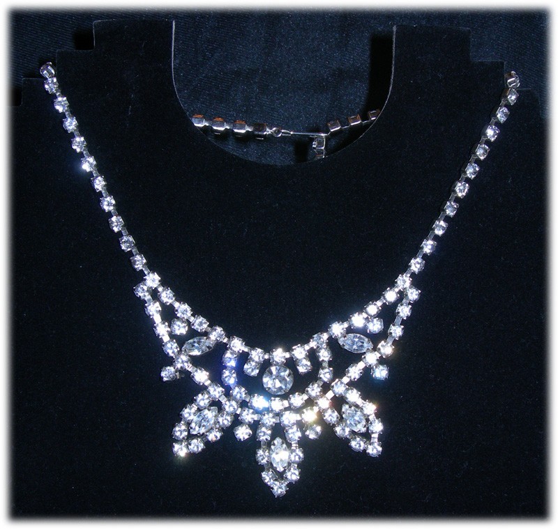 Gorgeous Vintage Rhinestone Necklace - Signed Weiss Gorgeous Vintage Rhinestone Necklace - Signed Weiss