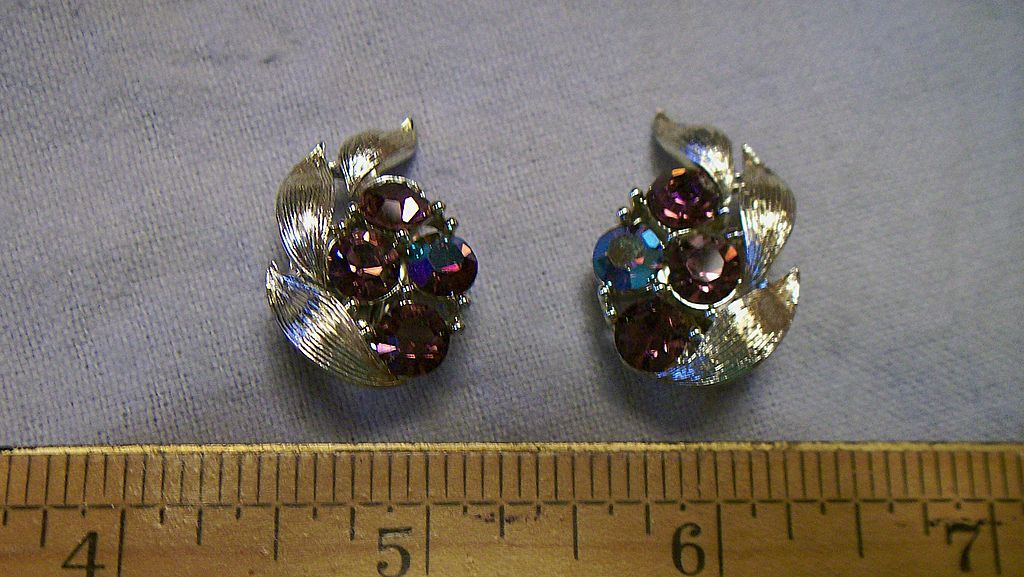 LISNER ~ Rhinestones ~ Clip On Earrings LISNER ~ Rhinestones ~ Clip On Earrings