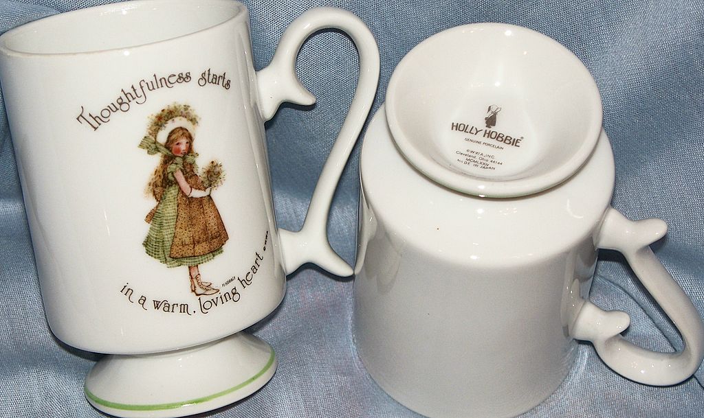 HOLLY HOBBIE Pedestal Mugs ~ c.1974 ~ Porcelain HOLLY HOBBIE Pedestal Mugs ~ c.1974 ~ Porcelain