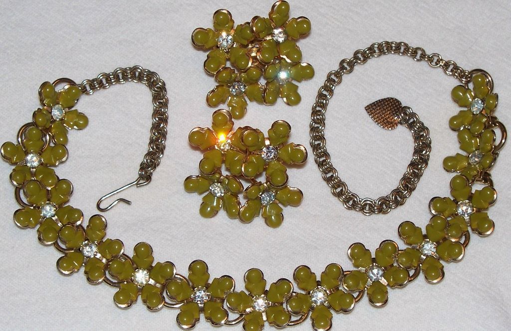 Late 1960's Choker & Earrings Set ~ Green Thermoset Flowers, Rhinestones Late 1960's Choker & Earrings Set ~ Green Thermoset Flowers, Rhinestones