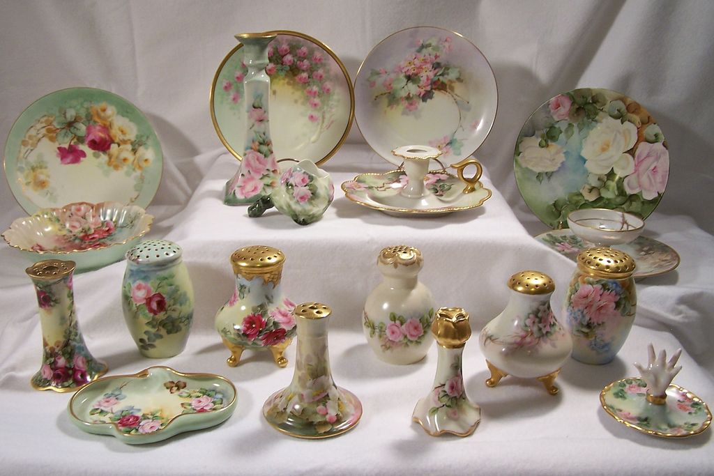 'Compassionate Pink & Red Tea Roses' Painted on Limoges Porcelain Handled Centerpiece Deep Bowl 'Compassionate Pink & Red Tea Roses' Painted on Limoges Porcelain Handled Centerpiece Deep Bowl