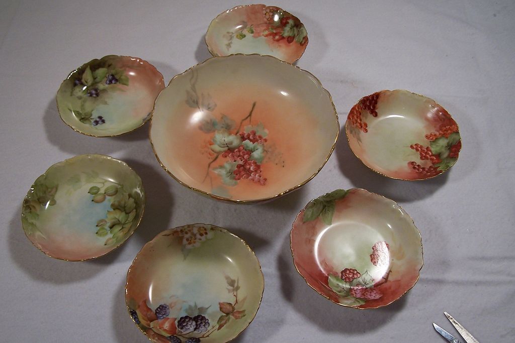 Beautiful Limoges France Antique 3- Footed Master Fruit / Berry Bowl Set w/ 6 Individual Matching Bowls (7 pc set) each Hand Painted w/ Various Fruits- Blackberries, Strawberries, Currants, Blueberries, Raspberries,& Gooseberries! Beautiful Limoges France Antique 3- Footed Master Fruit / Berry Bowl Set w/ 6 Individual Matching Bowls (7 pc set) each Hand Painted w/ Various Fruits- Blackberries, Strawberries, Currants, Blueberries, Raspberries,& Gooseberries!