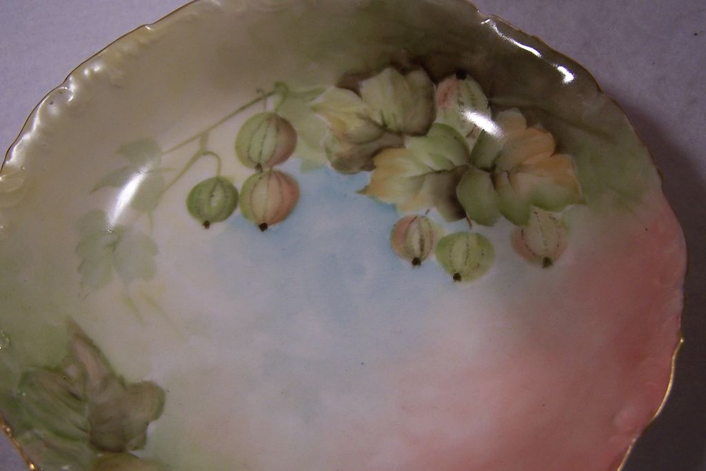 Beautiful Limoges France Antique 3- Footed Master Fruit / Berry Bowl Set w/ 6 Individual Matching Bowls (7 pc set) each Hand Painted w/ Various Fruits- Blackberries, Strawberries, Currants, Blueberries, Raspberries,& Gooseberries! Beautiful Limoges France Antique 3- Footed Master Fruit / Berry Bowl Set w/ 6 Individual Matching Bowls (7 pc set) each Hand Painted w/ Various Fruits- Blackberries, Strawberries, Currants, Blueberries, Raspberries,& Gooseberries!