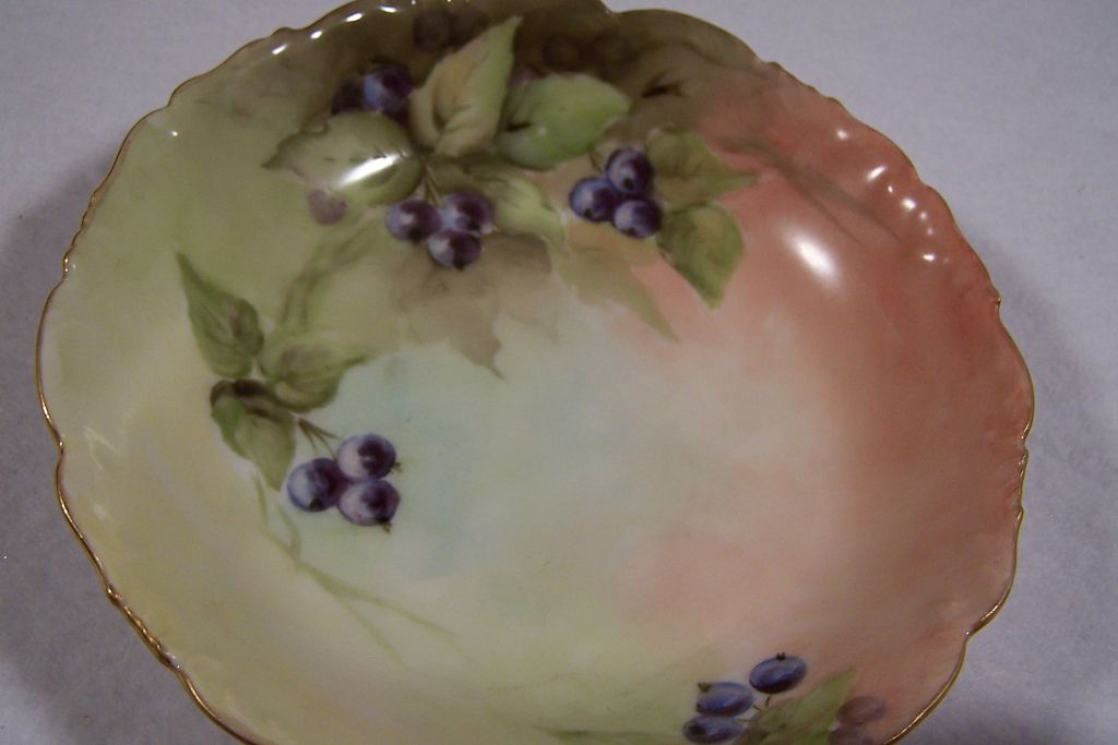 Beautiful Limoges France Antique 3- Footed Master Fruit / Berry Bowl Set w/ 6 Individual Matching Bowls (7 pc set) each Hand Painted w/ Various Fruits- Blackberries, Strawberries, Currants, Blueberries, Raspberries,& Gooseberries! Beautiful Limoges France Antique 3- Footed Master Fruit / Berry Bowl Set w/ 6 Individual Matching Bowls (7 pc set) each Hand Painted w/ Various Fruits- Blackberries, Strawberries, Currants, Blueberries, Raspberries,& Gooseberries!