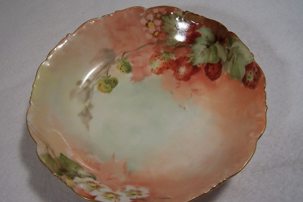 Beautiful Limoges France Antique 3- Footed Master Fruit / Berry Bowl Set w/ 6 Individual Matching Bowls (7 pc set) each Hand Painted w/ Various Fruits- Blackberries, Strawberries, Currants, Blueberries, Raspberries,& Gooseberries! Beautiful Limoges France Antique 3- Footed Master Fruit / Berry Bowl Set w/ 6 Individual Matching Bowls (7 pc set) each Hand Painted w/ Various Fruits- Blackberries, Strawberries, Currants, Blueberries, Raspberries,& Gooseberries!