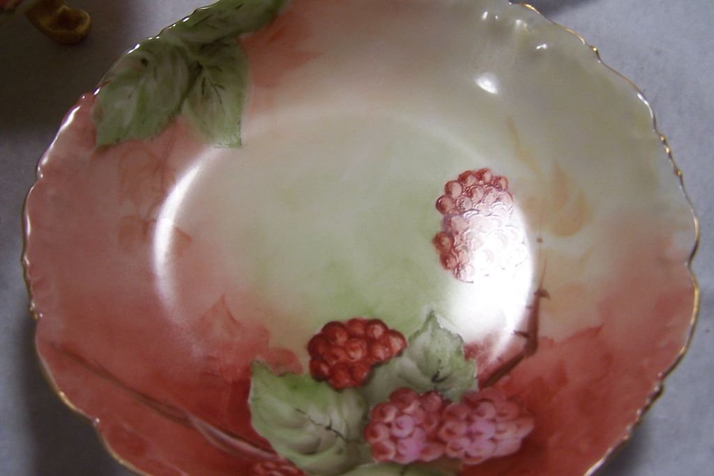 Beautiful Limoges France Antique 3- Footed Master Fruit / Berry Bowl Set w/ 6 Individual Matching Bowls (7 pc set) each Hand Painted w/ Various Fruits- Blackberries, Strawberries, Currants, Blueberries, Raspberries,& Gooseberries! Beautiful Limoges France Antique 3- Footed Master Fruit / Berry Bowl Set w/ 6 Individual Matching Bowls (7 pc set) each Hand Painted w/ Various Fruits- Blackberries, Strawberries, Currants, Blueberries, Raspberries,& Gooseberries!