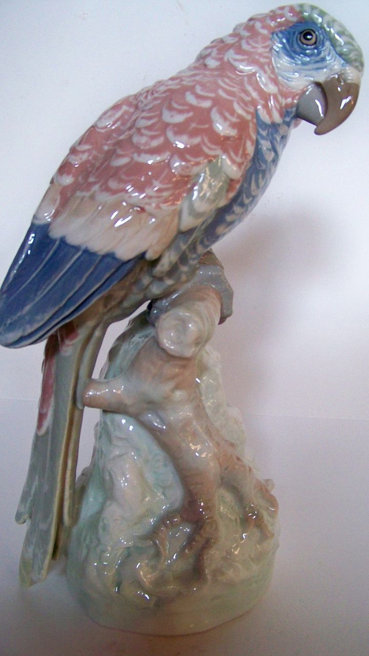 Gorgeous Amphora Figural Parrot Gorgeous Amphora Figural Parrot