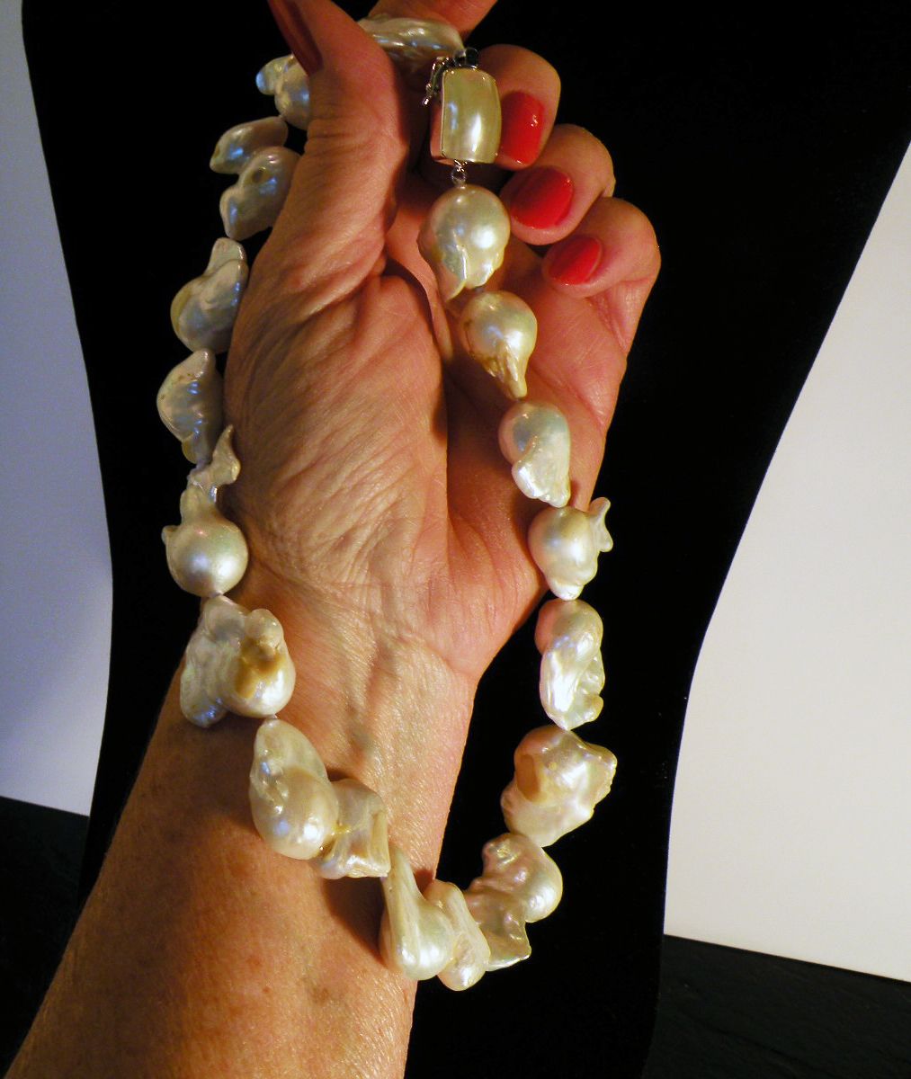 Chinese Freshwater Enormous Baroque Keshi (Keishi) Flame-ball Shape Pearl Necklace Chinese Freshwater Enormous Baroque Keshi (Keishi) Flame-ball Shape Pearl Necklace