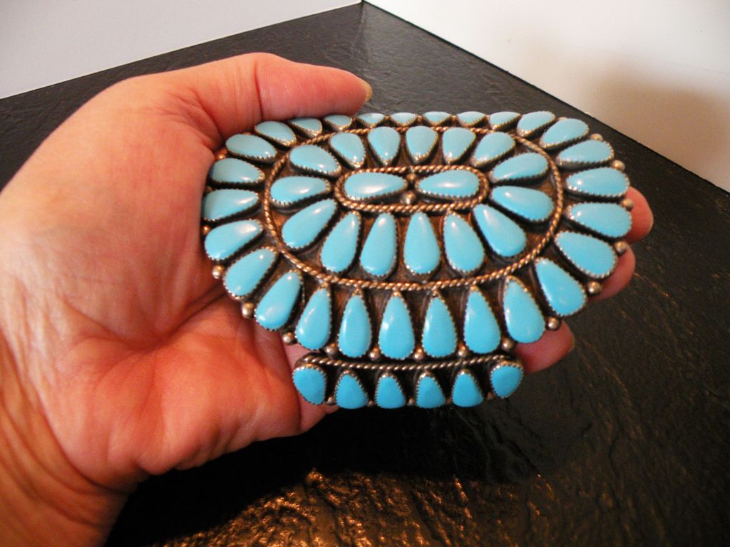 Zuni Giant Petty Point Vintage Turquoise Bracelet by Premier Artist Sadie Blue Eyes Zuni Giant Petty Point Vintage Turquoise Bracelet by Premier Artist Sadie Blue Eyes