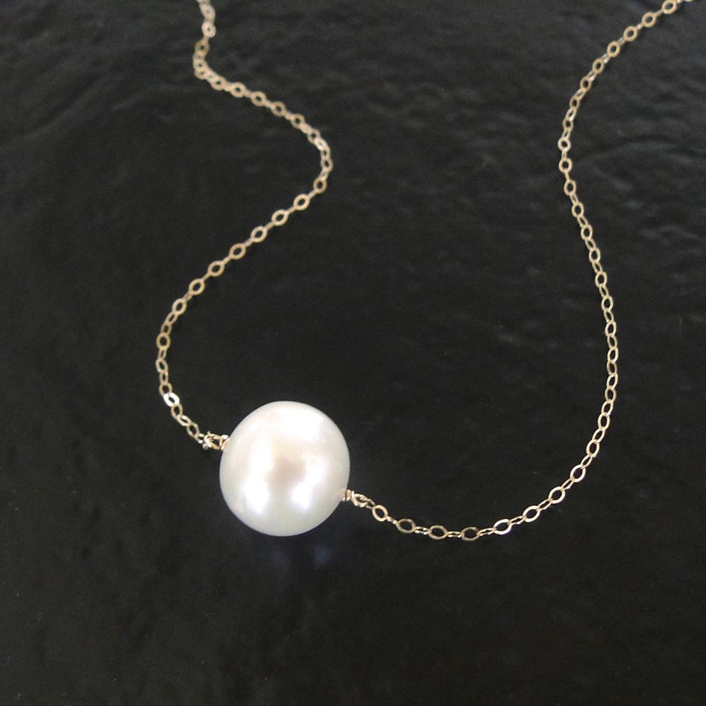 14K Solid Gold, Lustrous 10mm Solitaire Pearl Necklace, 14K Yellow Gold or White Gold - Simple, Sexy and Feminine Necklace 14K Solid Gold, Lustrous 10mm Solitaire Pearl Necklace, 14K Yellow Gold or White Gold - Simple, Sexy and Feminine Necklace