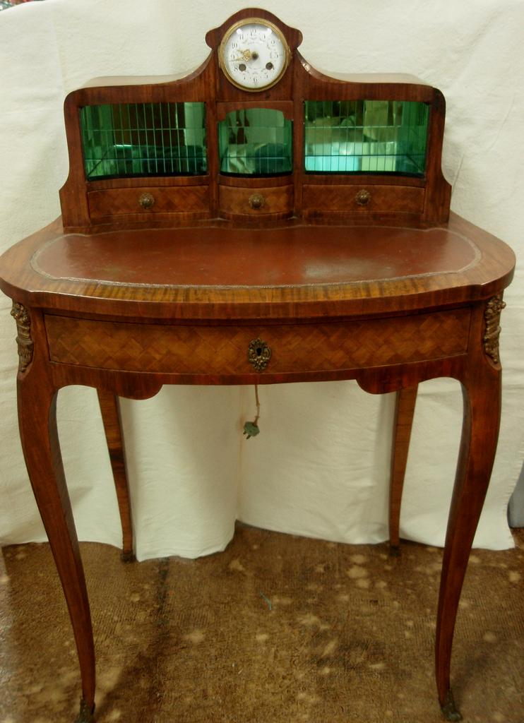 Beautiful French 19th Century Inlaid Basket Weave Ladies Writing Desk Beautiful French 19th Century Inlaid Basket Weave Ladies Writing Desk