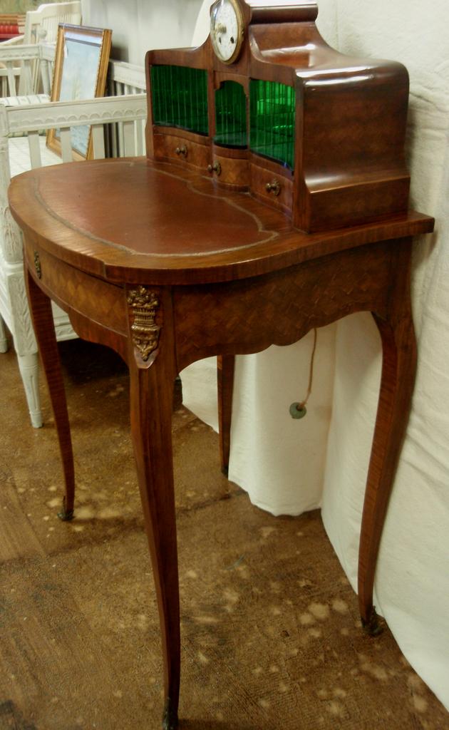 Beautiful French 19th Century Inlaid Basket Weave Ladies Writing Desk Beautiful French 19th Century Inlaid Basket Weave Ladies Writing Desk