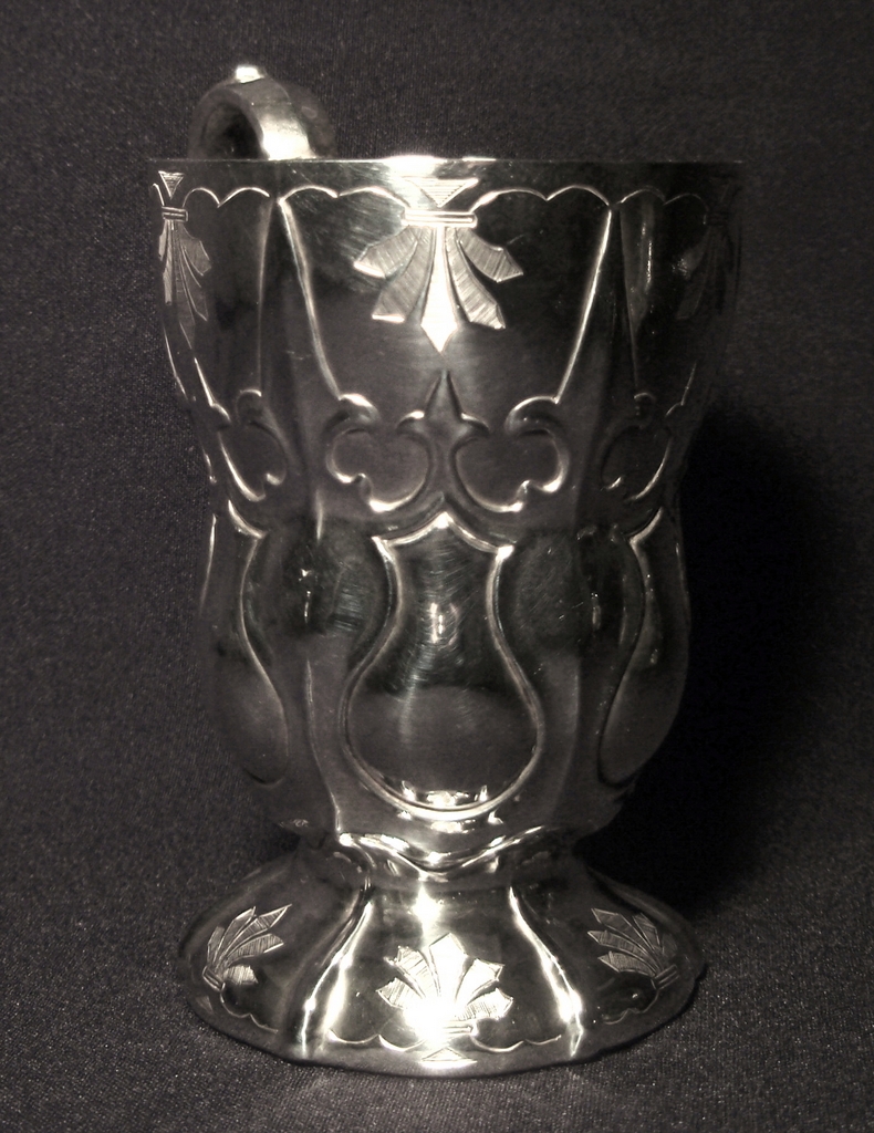 Outstanding English Sterling Silver Pint Mug 1856 Outstanding English Sterling Silver Pint Mug 1856