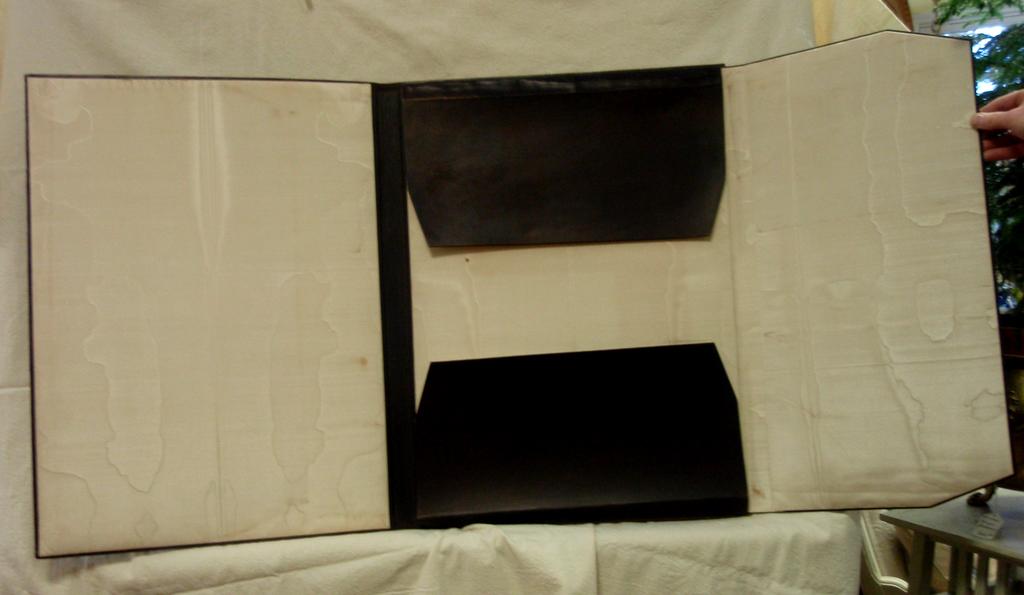 Stunning Tooled and Pressed Leather Artists Portfolio Stunning Tooled and Pressed Leather Artists Portfolio