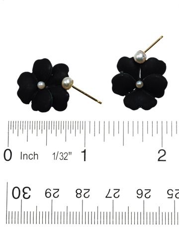 Pansies at Midnight - Flower Motif Earrings Pansies at Midnight - Flower Motif Earrings