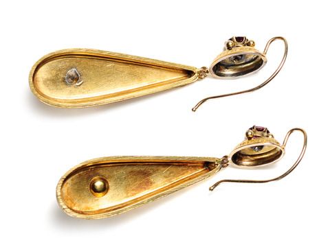 Victorian Garnets in a Teardrop Pendant Earring Victorian Garnets in a Teardrop Pendant Earring