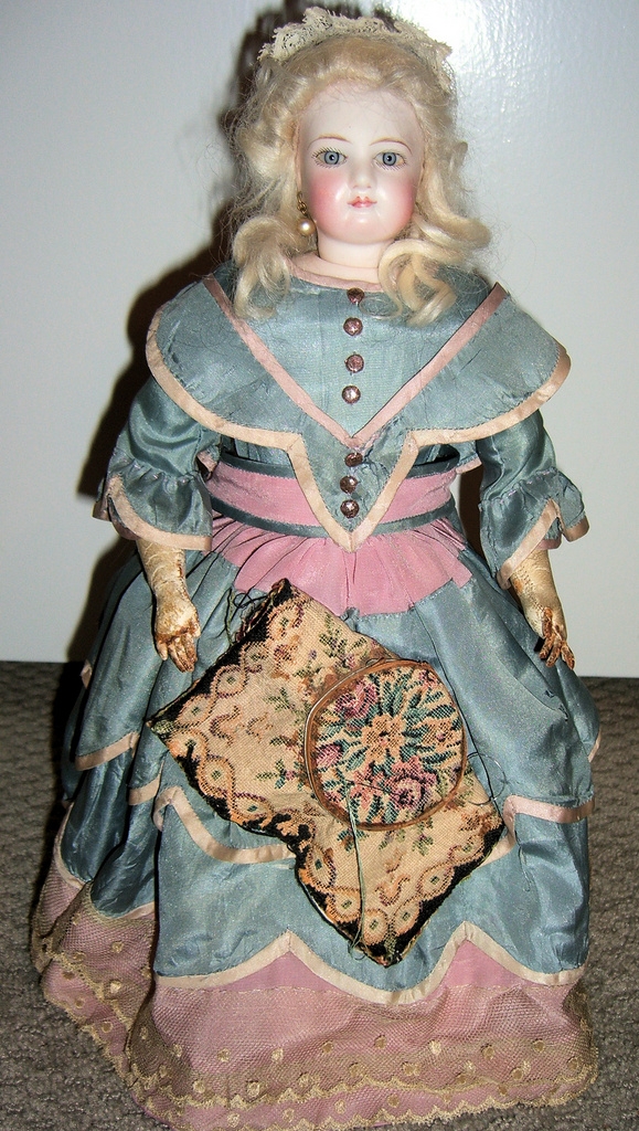 Beautiful French Fashion Doll - Jumeau Beautiful French Fashion Doll - Jumeau