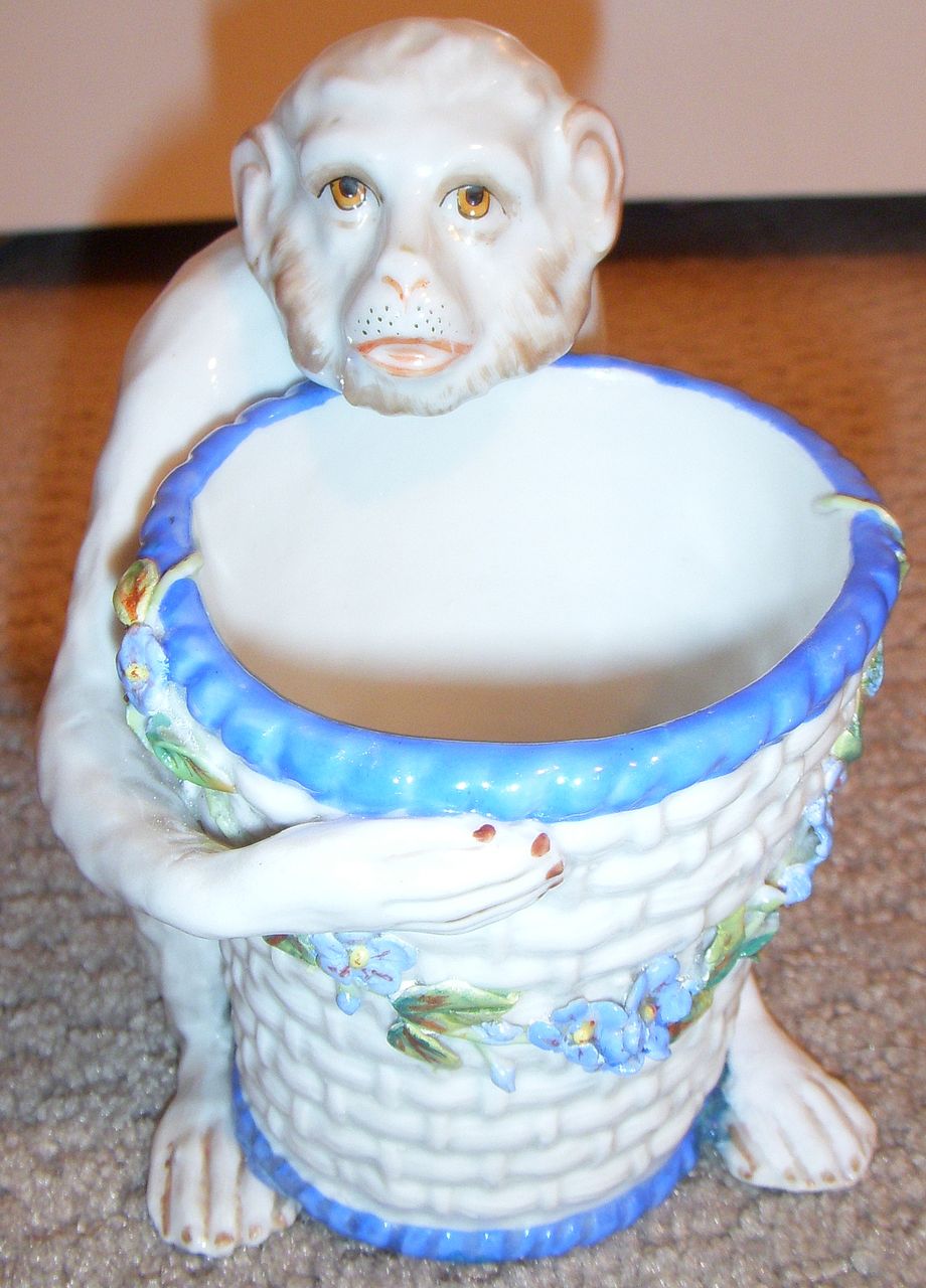 Rare Meissen Monkey - Figurine w/Bowl Rare Meissen Monkey - Figurine w/Bowl
