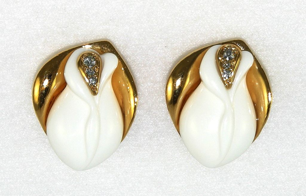 Kenneth J. Lane (KJL) for Avon White "Midnight Rose" Clip On Earrings Kenneth J. Lane (KJL) for Avon White "Midnight Rose" Clip On Earrings