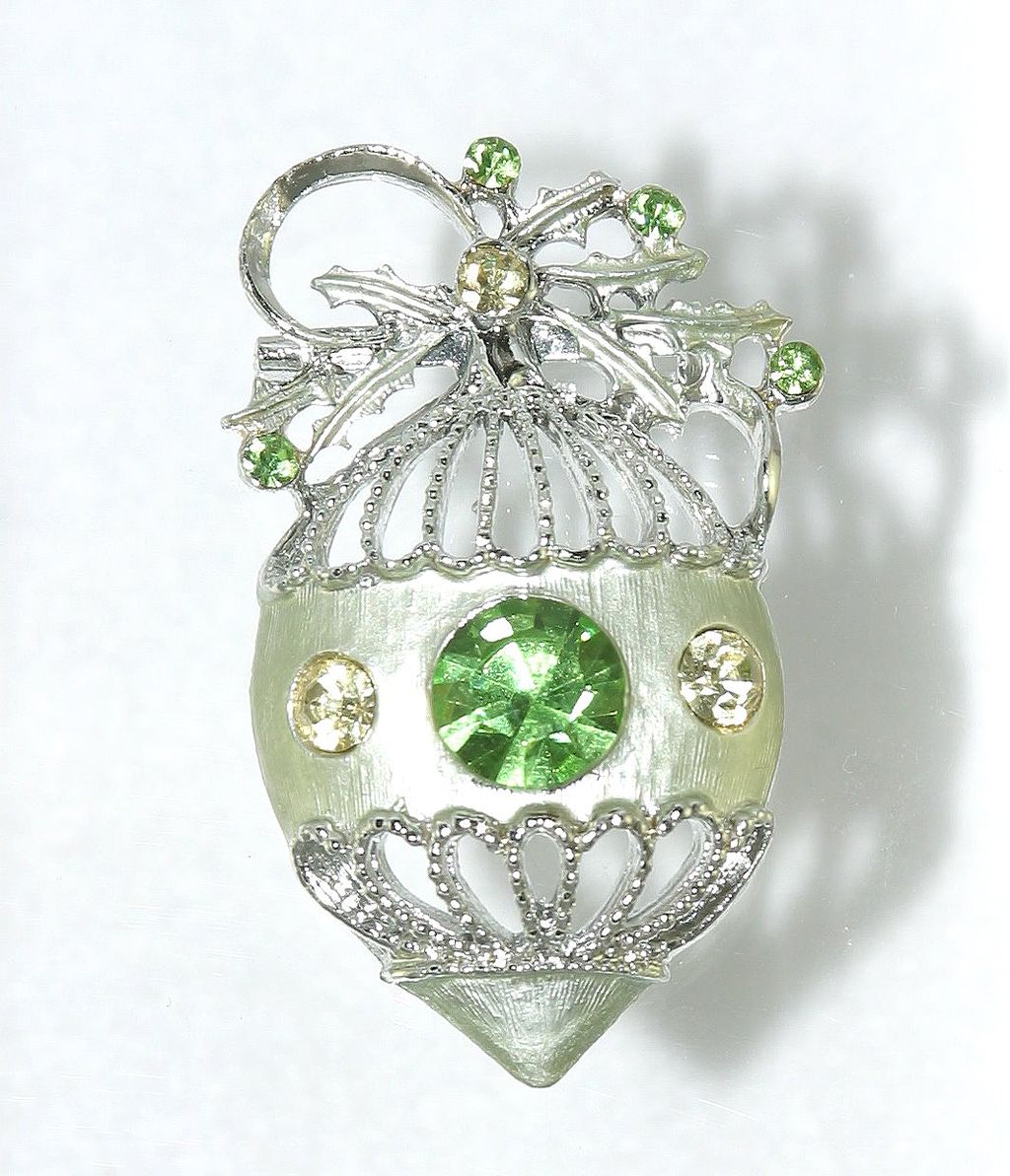 Vintage Christmas Ball Ornament Pin with Rhinestones Vintage Christmas Ball Ornament Pin with Rhinestones