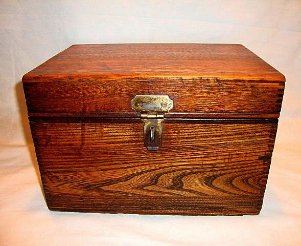 Handsome Red Oak Humidor or Tea Caddy ~ Glass & Earthenware Lined ca 1900's Handsome Red Oak Humidor or Tea Caddy ~ Glass & Earthenware Lined ca 1900's