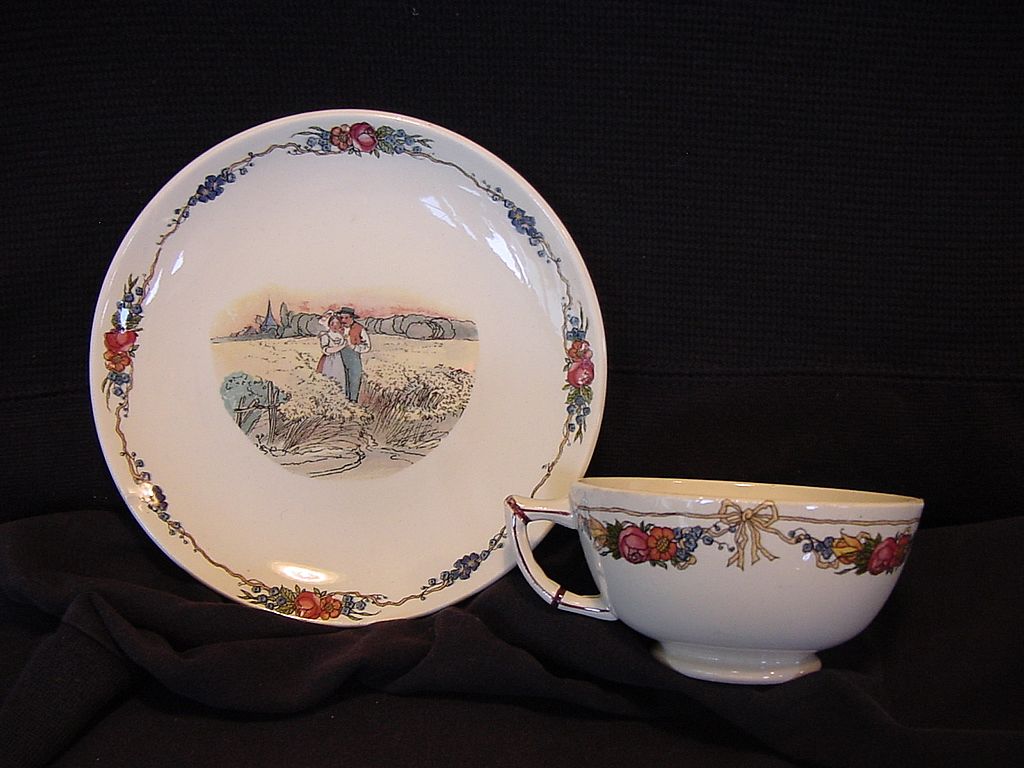 Wonderful French Cup and Saucer with Couple in Wheat Field ~ "Obernai" Pattern ~ Faïenceries Sarreguemines, Utzschneider & Co 1900-1940 Wonderful French Cup and Saucer with Couple in Wheat Field ~ "Obernai" Pattern ~ Faïenceries Sarreguemines, Utzschneider & Co 1900-1940