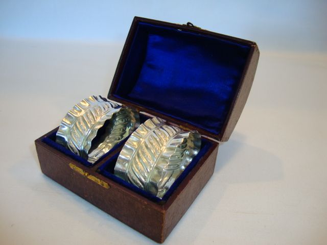 Two Beautiful .925 Sterling Silver Napkin Rings in Leather Covered Box ~JW & CO ~ JOHN WIGFALL & Co. Sheffield, UK) - ca 1876-1919 Two Beautiful .925 Sterling Silver Napkin Rings in Leather Covered Box ~JW & CO ~ JOHN WIGFALL & Co. Sheffield, UK) - ca 1876-1919