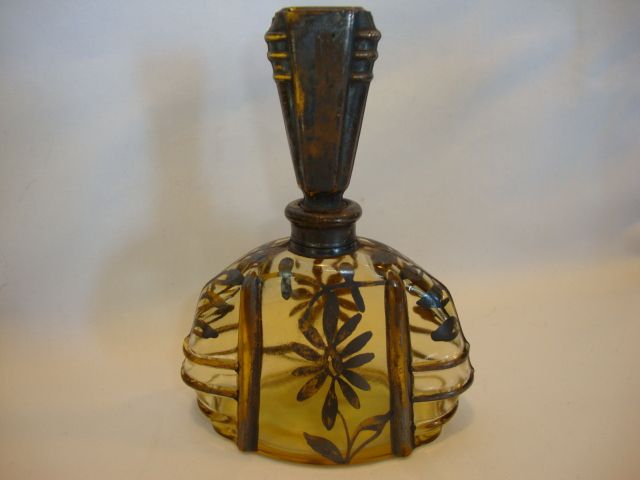 Great Yellow Amber Glass Vanity Set ~ Perfume Bottles, Covered Dish and Tray ~ Silver Overlay Flowers Great Yellow Amber Glass Vanity Set ~ Perfume Bottles, Covered Dish and Tray ~ Silver Overlay Flowers
