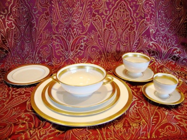 Exquisite Pickard Serving Bowl / Dish ~2 Available ~ Hand Painted with Encrusted Diamond Rim ~ Jefferson Pattern ~ Pickard Studios Chicago IL 1938 + Exquisite Pickard Serving Bowl / Dish ~2 Available ~ Hand Painted with Encrusted Diamond Rim ~ Jefferson Pattern ~ Pickard Studios Chicago IL 1938 +