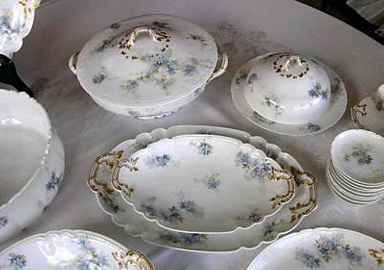 Impressive! Beautiful Limoges Porcelain (67) piece Dinner Service Set– Light-Blue & White flowers ~ Gerard, Dufraisseix, and Abbot (GDA) / CH. Field Haviland ~ 1900 Impressive! Beautiful Limoges Porcelain (67) piece Dinner Service Set– Light-Blue & White flowers ~ Gerard, Dufraisseix, and Abbot (GDA) / CH. Field Haviland ~ 1900