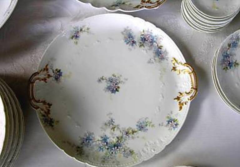 Impressive! Beautiful Limoges Porcelain (67) piece Dinner Service Set– Light-Blue & White flowers ~ Gerard, Dufraisseix, and Abbot (GDA) / CH. Field Haviland ~ 1900 Impressive! Beautiful Limoges Porcelain (67) piece Dinner Service Set– Light-Blue & White flowers ~ Gerard, Dufraisseix, and Abbot (GDA) / CH. Field Haviland ~ 1900