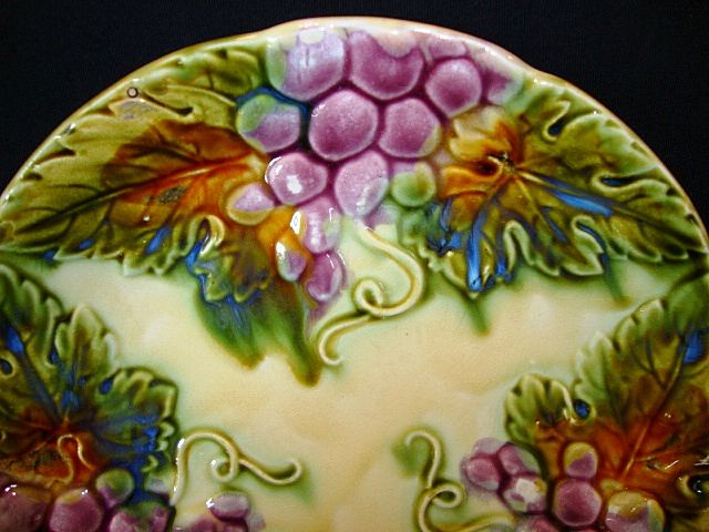 Beautiful Majolica Cabinet Plate with Grape Motif Beautiful Majolica Cabinet Plate with Grape Motif